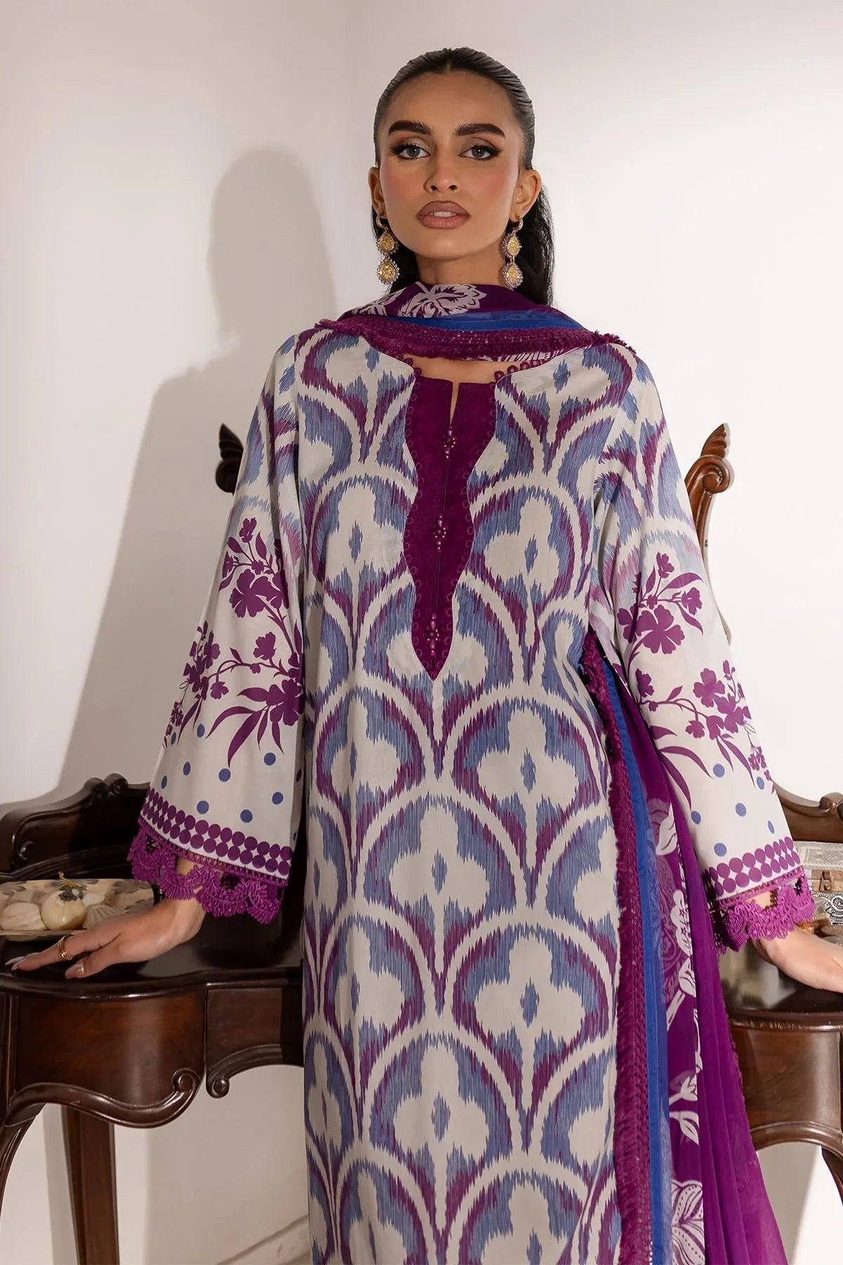 Nureh | Printed Lawn 25 | SP-147 - Rang-e-Khaas