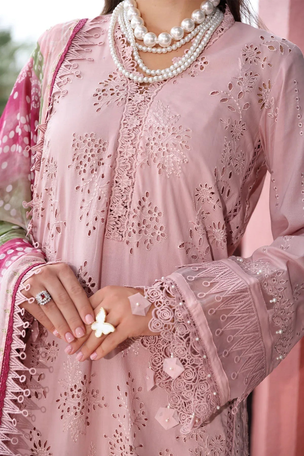 Nureh | Bazaar Lawn 25 | NE-106 - Rang-e-Khaas