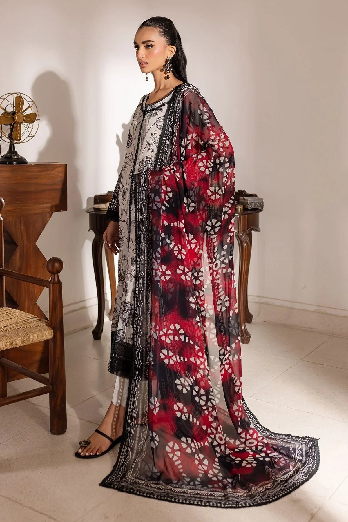 Nureh | Printed Lawn 25 | SP-144 - Rang-e-Khaas