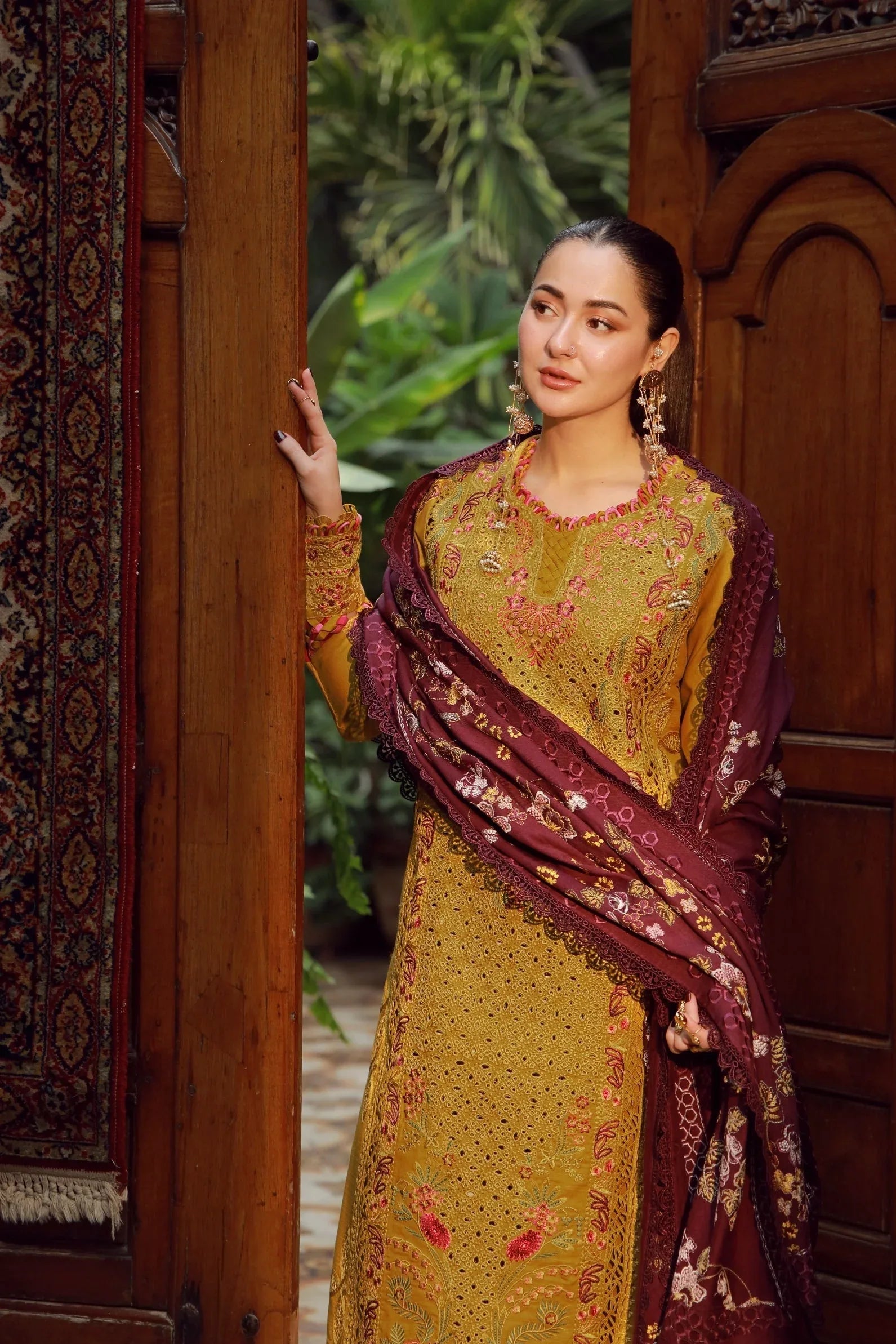 Maryam Hussain | Winter Shawl 25 | Soz - Rang-e-Khaas