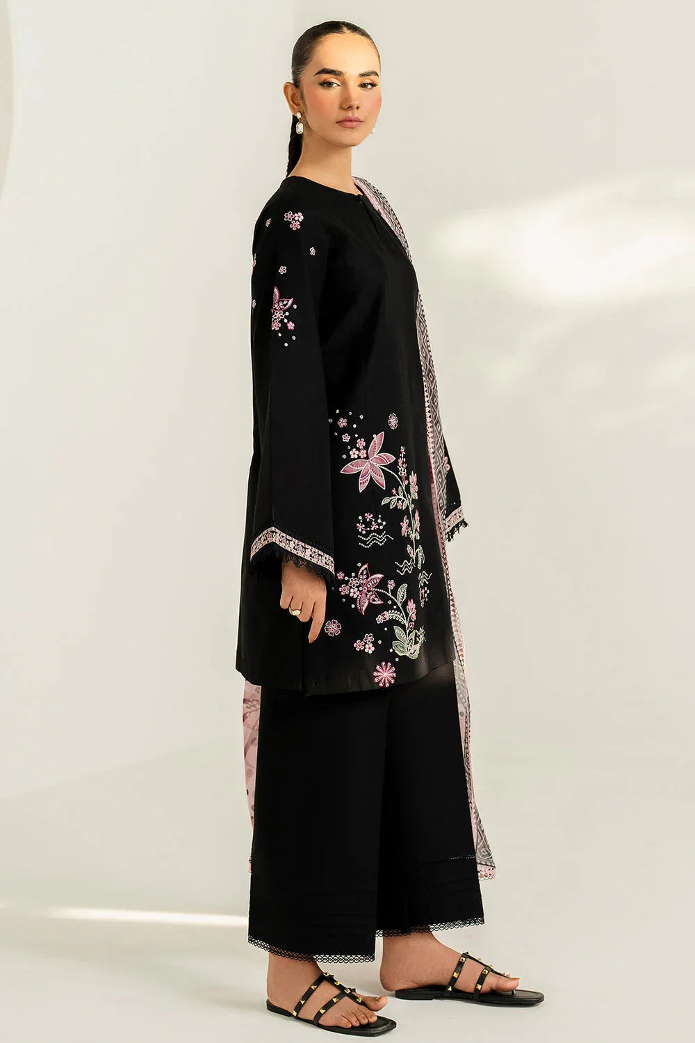 Farasha | Thread Lines Embroidered | Floral Meadow - Rang-e-Khaas