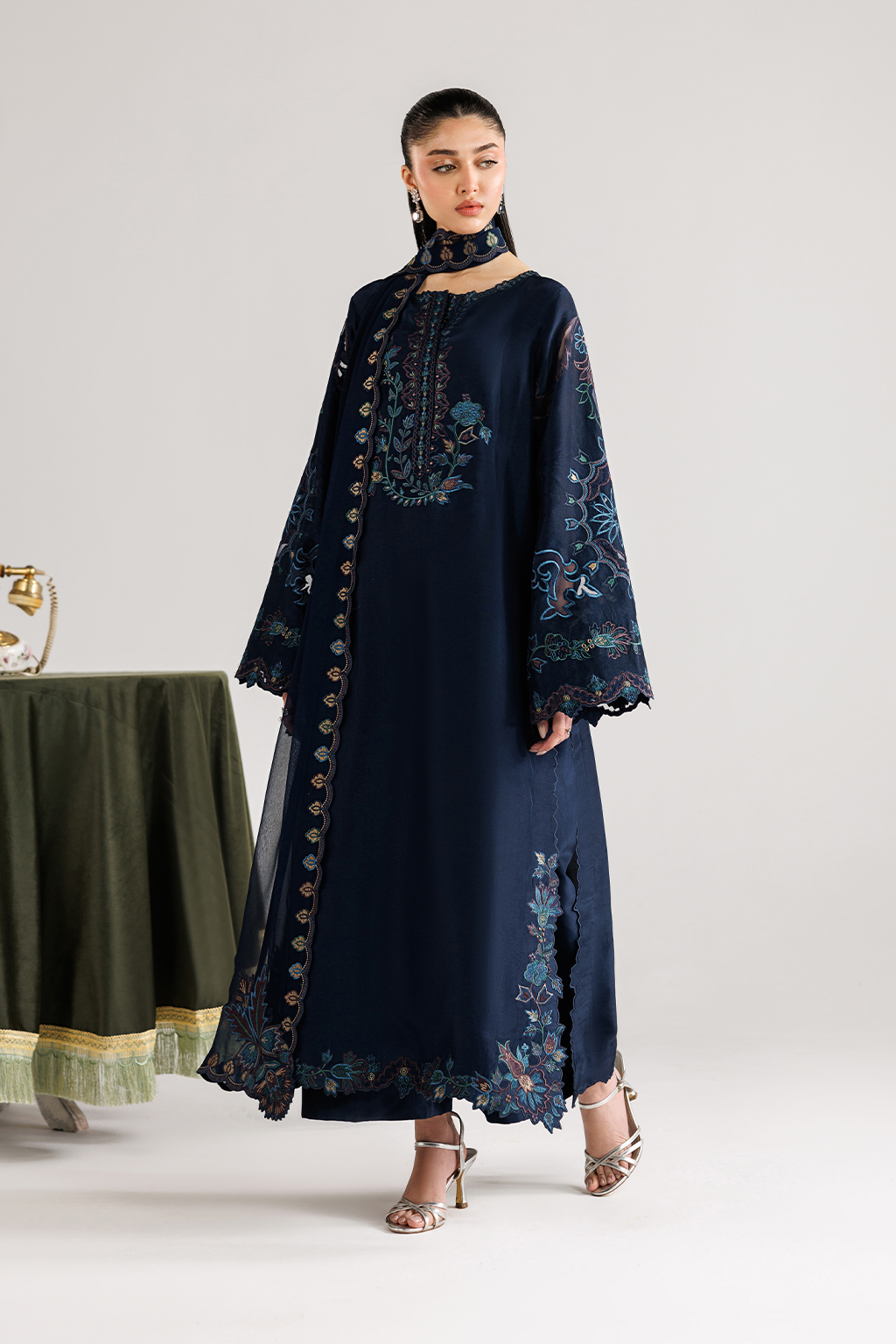 Iznik UE-654 Ramen Silk