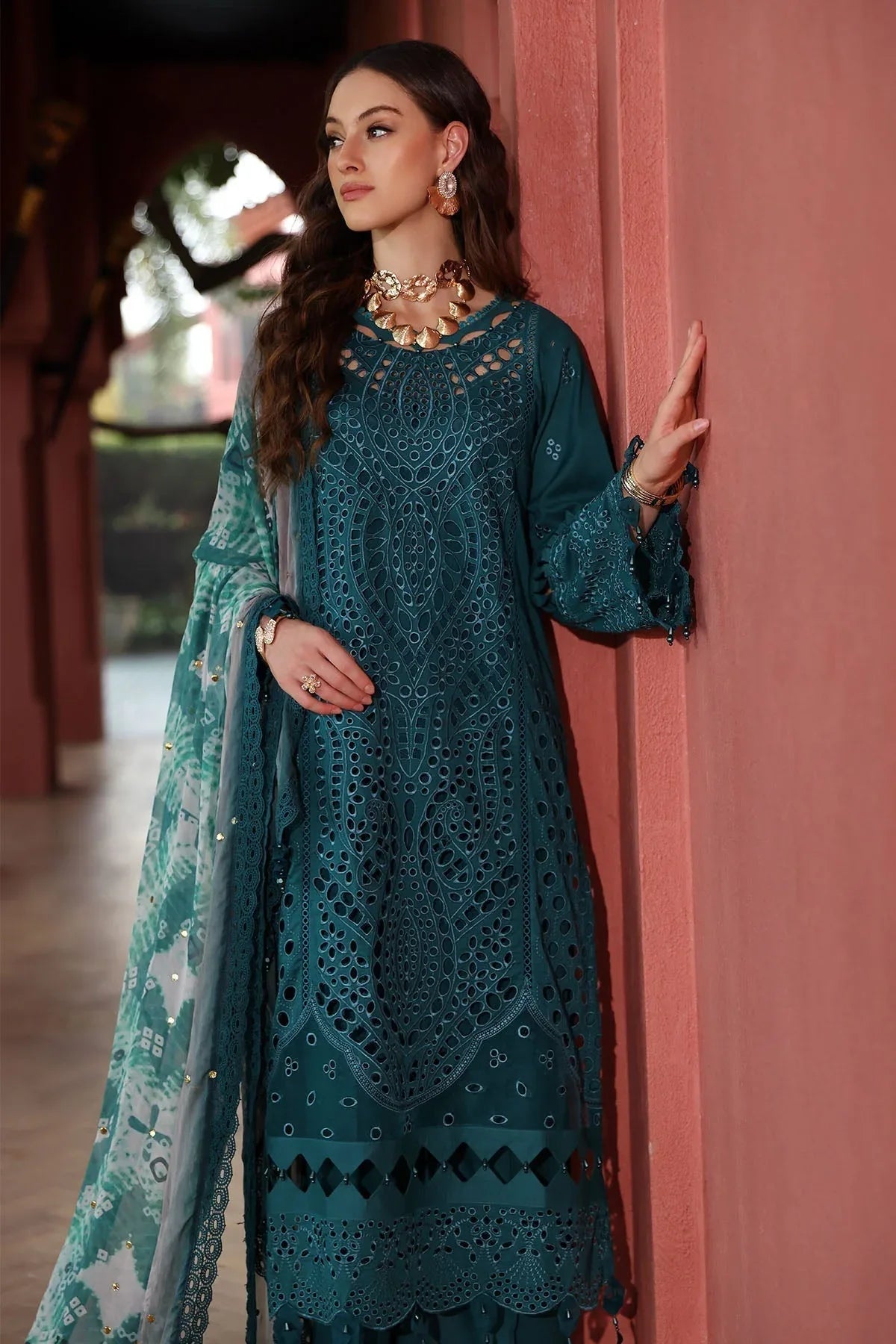 Nureh | Bazaar Lawn 25 | NE-107 - Rang-e-Khaas