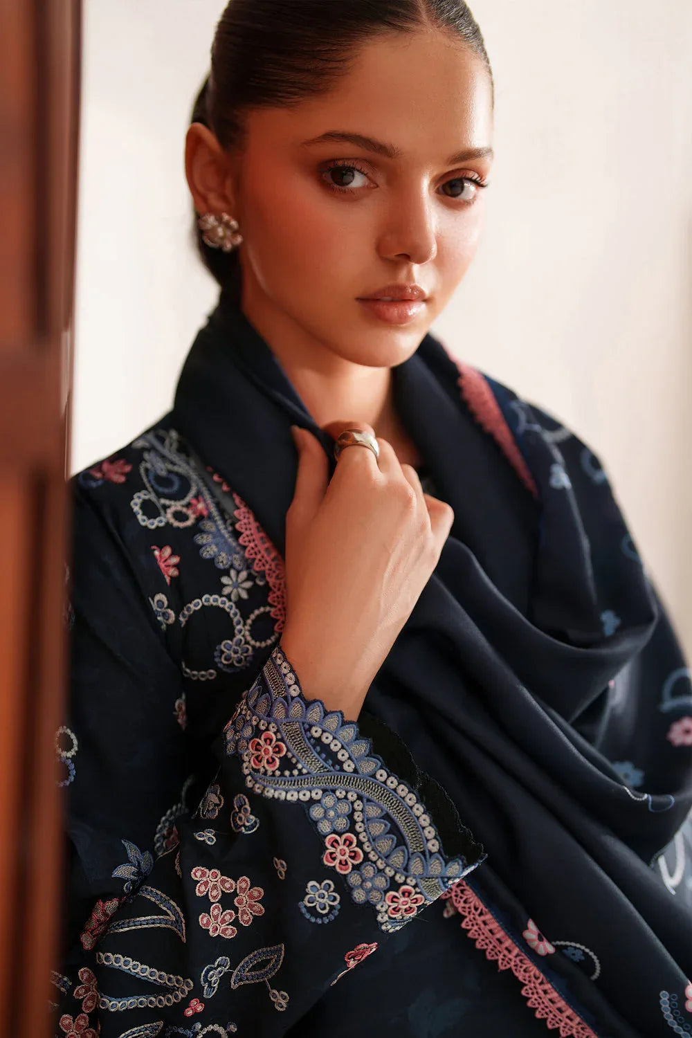 Farasha | Meline Premium Viscose 25 | Night Oak - Rang-e-Khaas
