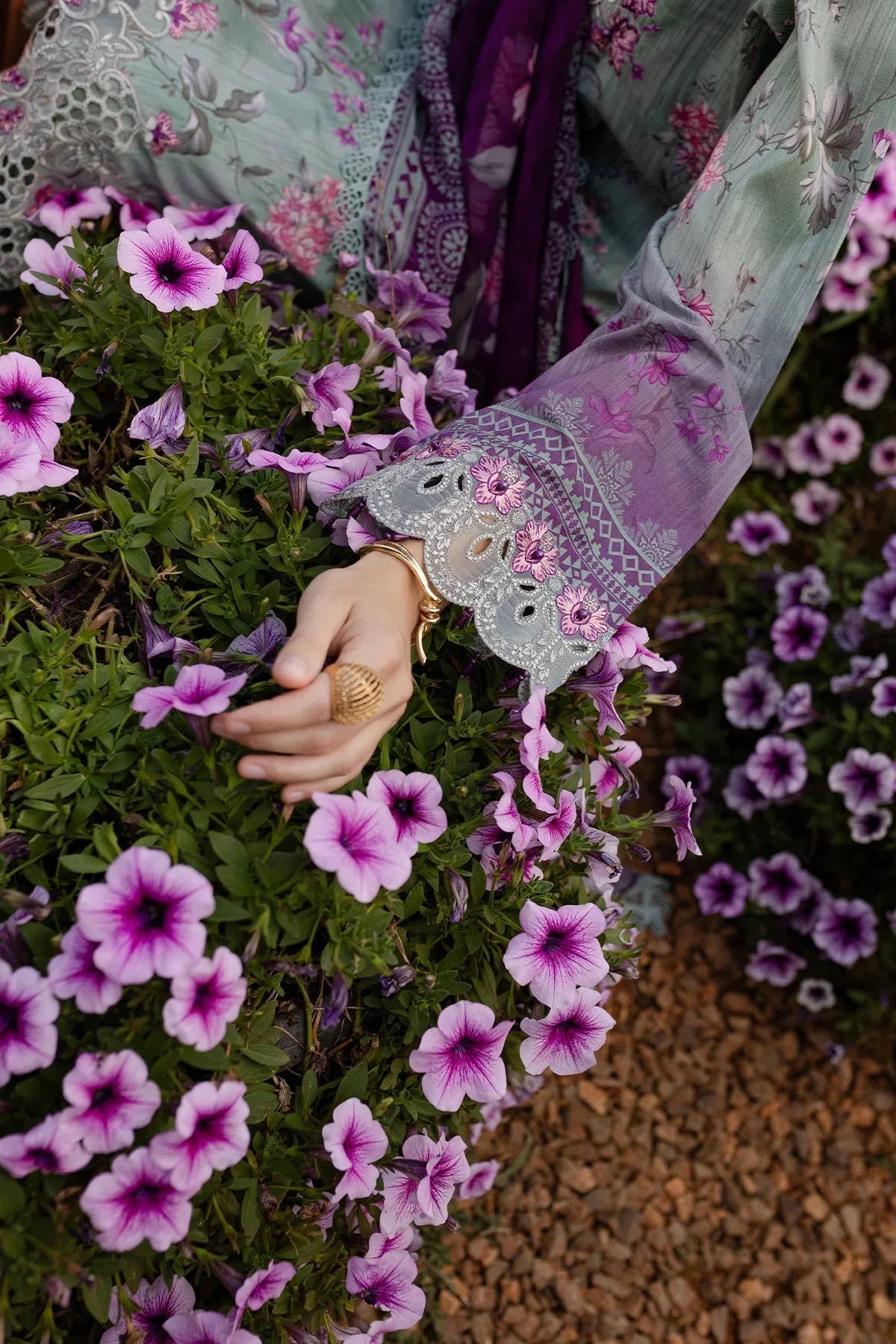 Nureh | Bloom 25 | BL-02 - Rang-e-Khaas