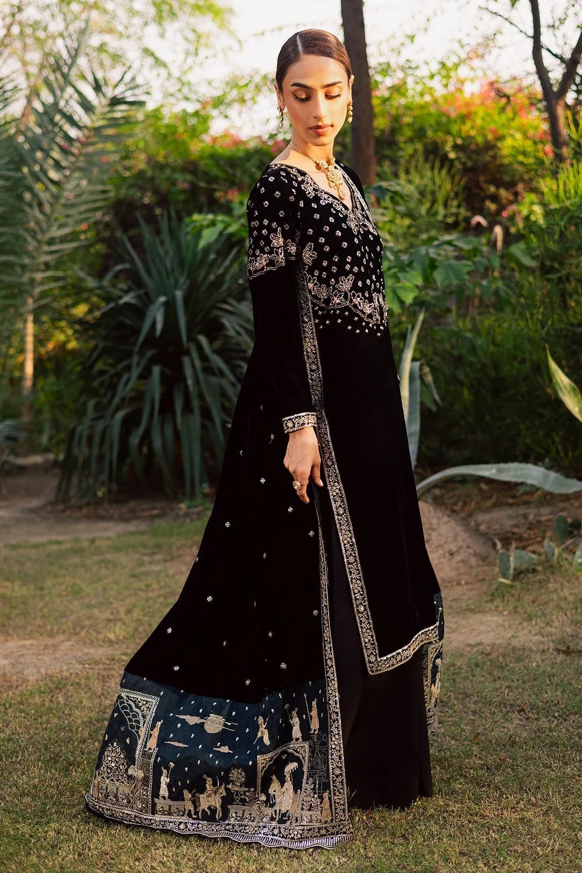Nureh | Maya Velvet | NW-118 - Rang-e-Khaas