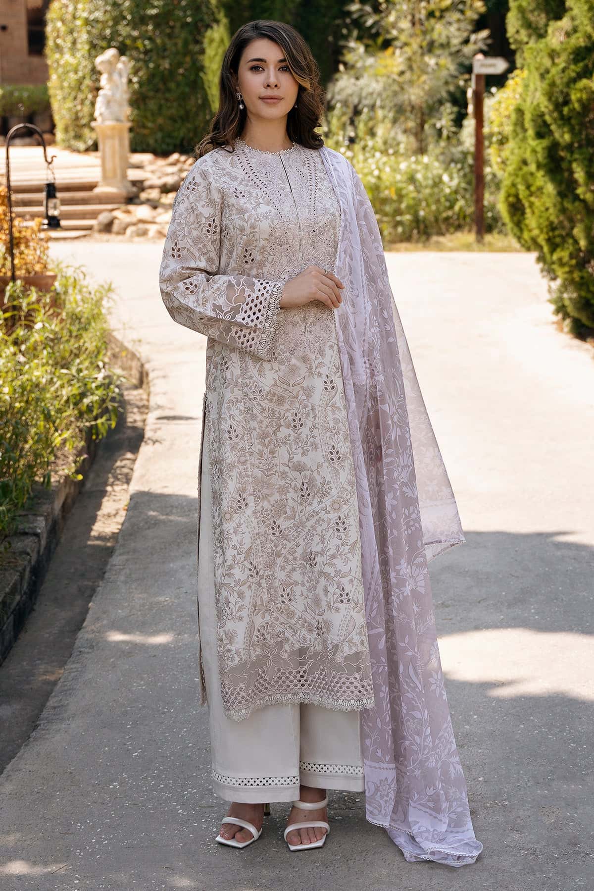 Afrozeh | Damask The Holiday Edit 25 | Lunetta A - Rang-e-Khaas