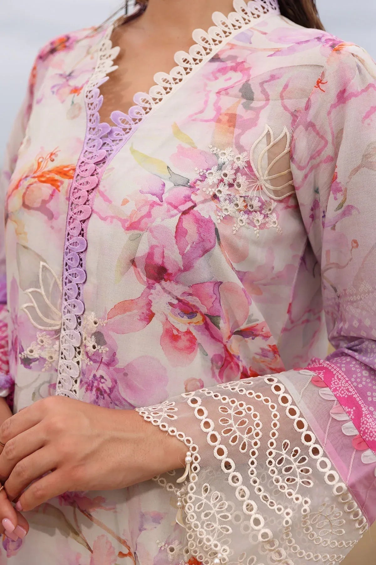 Nureh | Gardenia Embroidered Lawn 25 | NSG-172 - Rang-e-Khaas