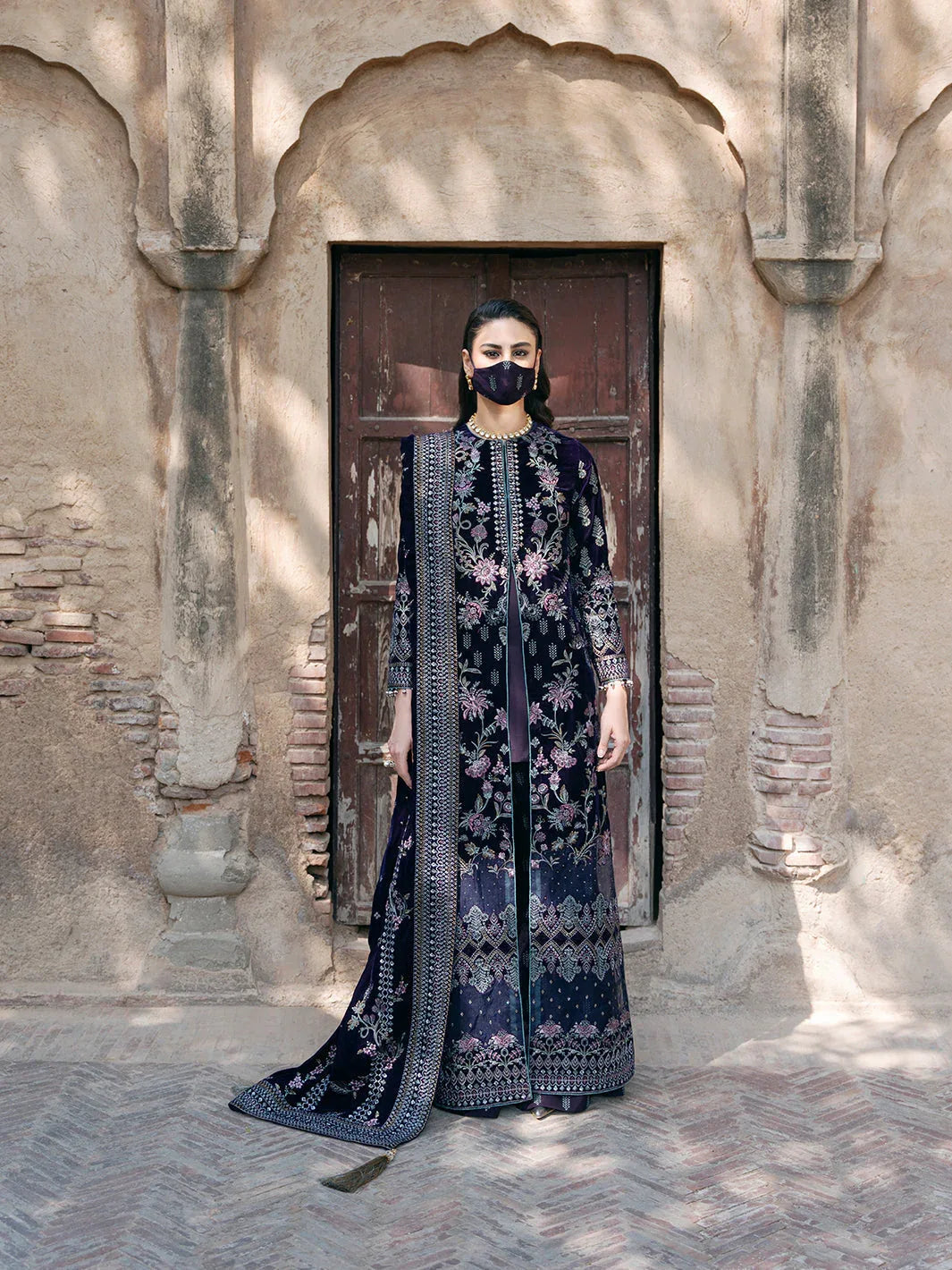Flossie | Siara Velvet Formals | V-104 - B - Rang-e-Khaas