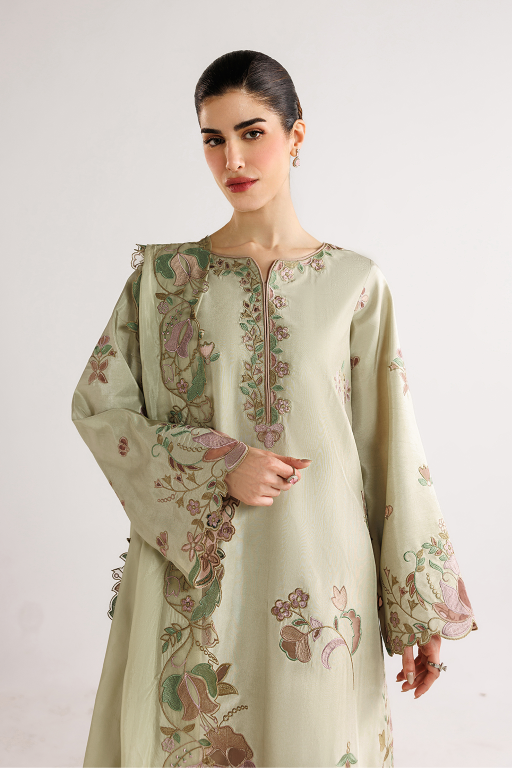 Iznik UE-649 Ramen Silk