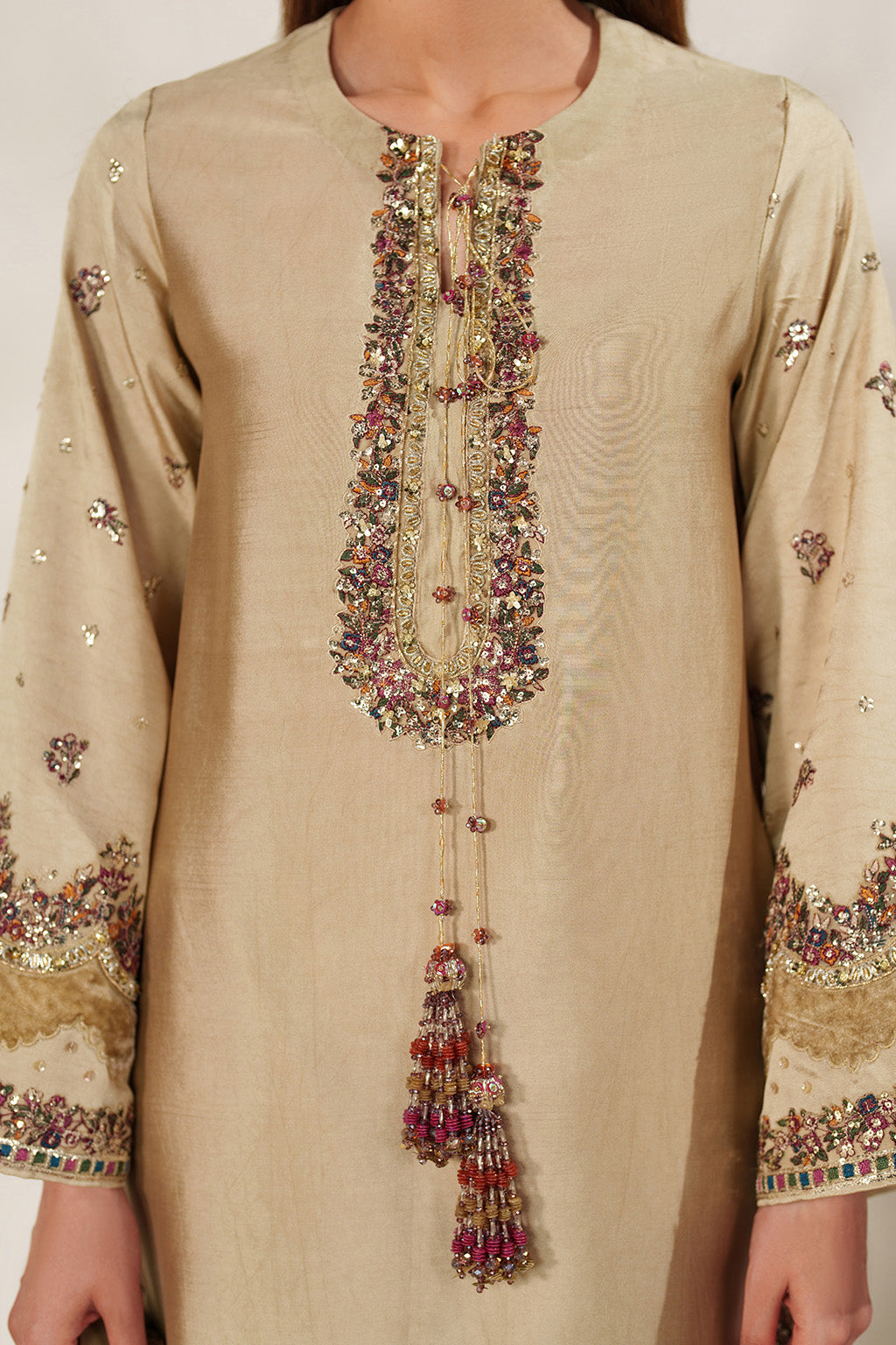 Iznik UE-617  Sheesha Silk