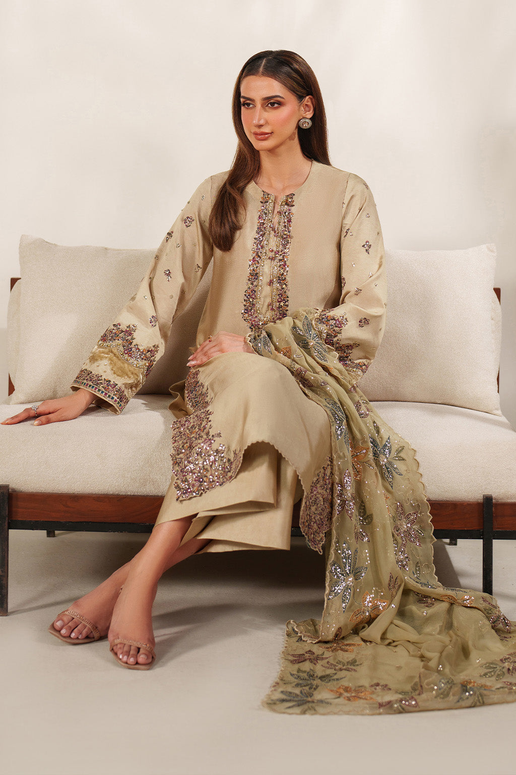 Iznik UE-617  Sheesha Silk