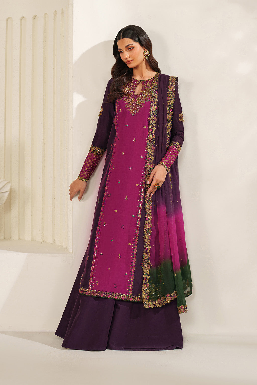 Iznik UE-611  Embroidered  Ramen Silk