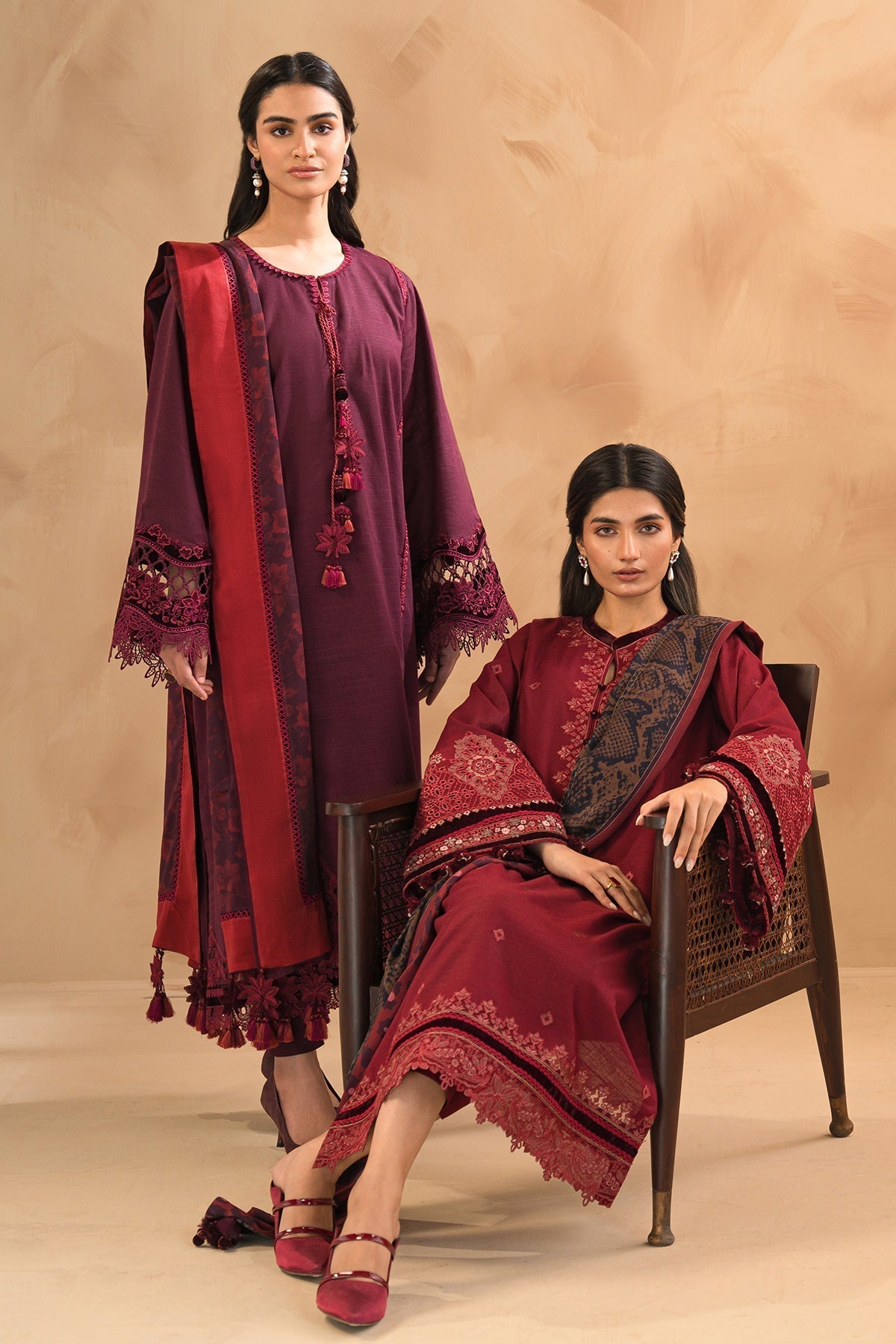BAROQUE-EMBROIDERED SLUB KHADDAR UF-477