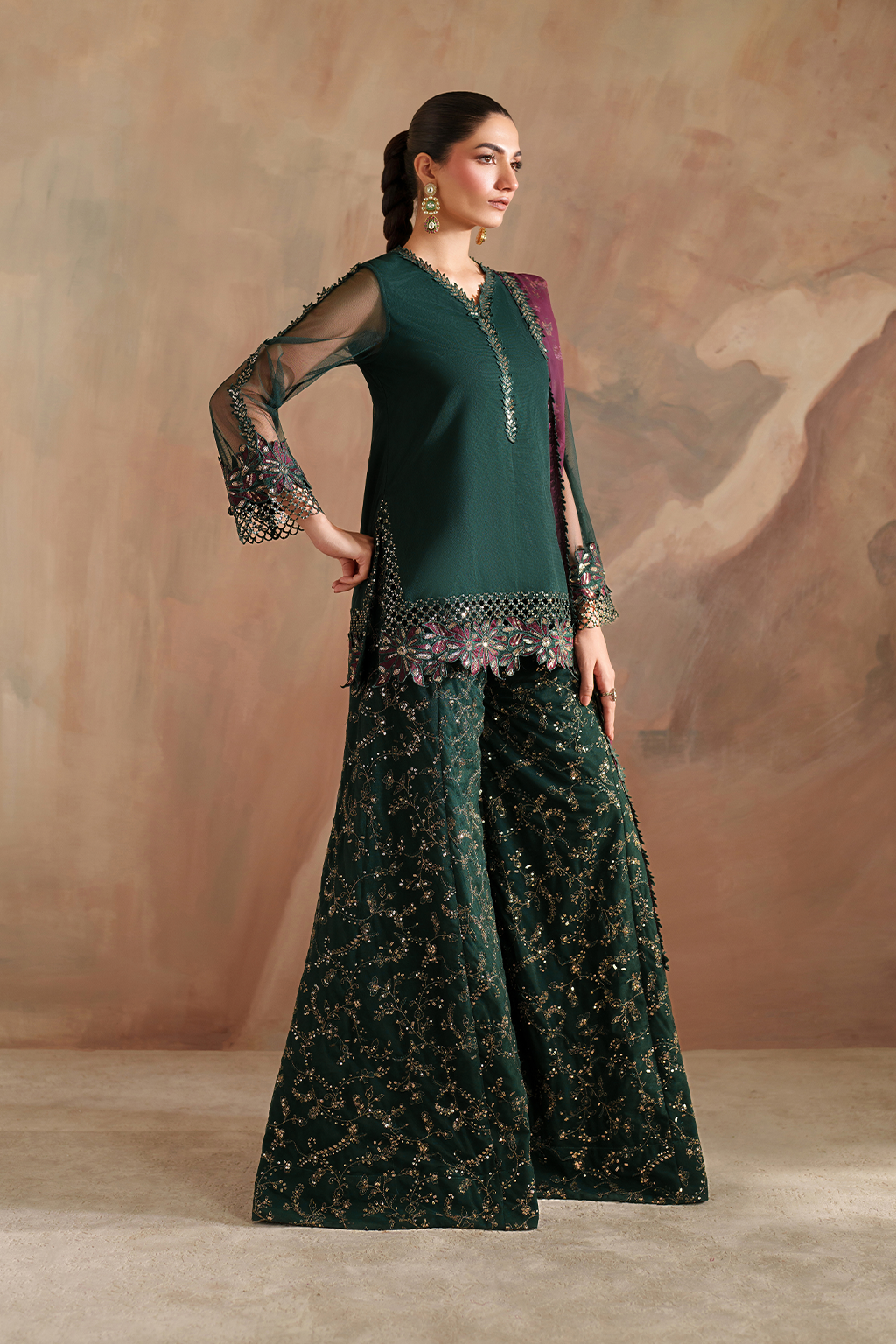 Iznik CC-82 Embroidered Net