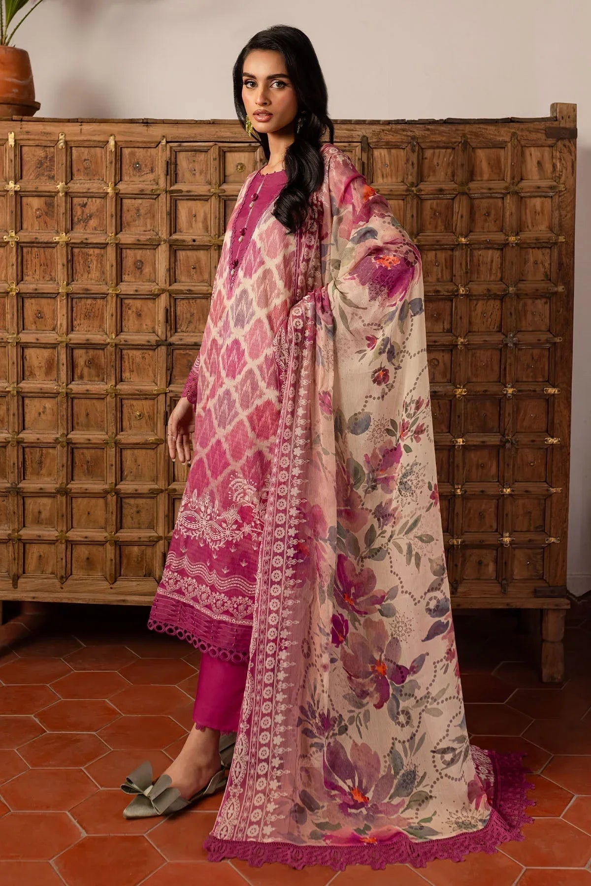 Nureh | Printed lawn 25 | SP-137 - Rang-e-Khaas