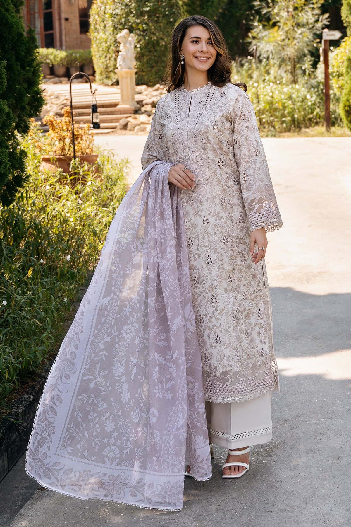 Afrozeh | Damask The Holiday Edit 25 | Lunetta A - Rang-e-Khaas