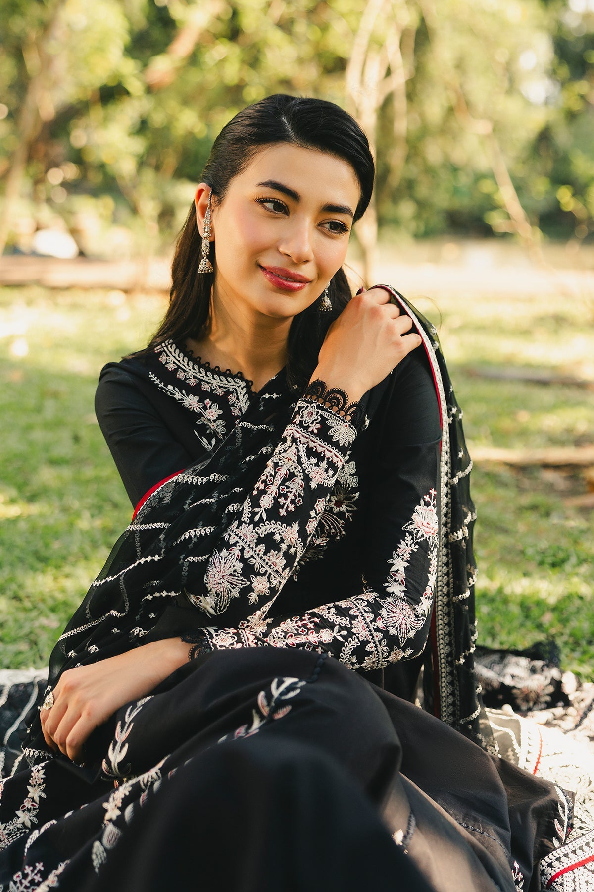 Afrozeh Parizaad