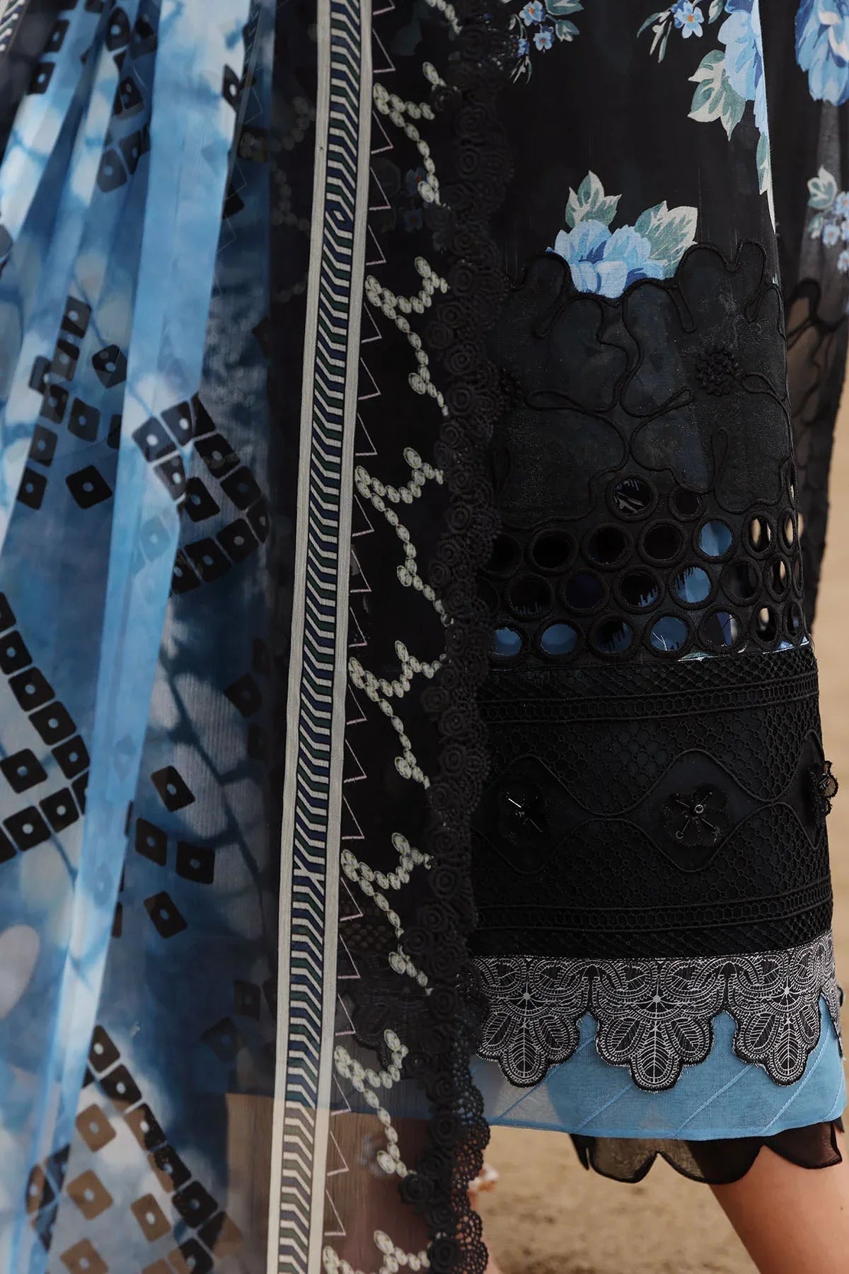 Nureh | Gardenia Embroidered Lawn 25 | NSG-171 - Rang-e-Khaas