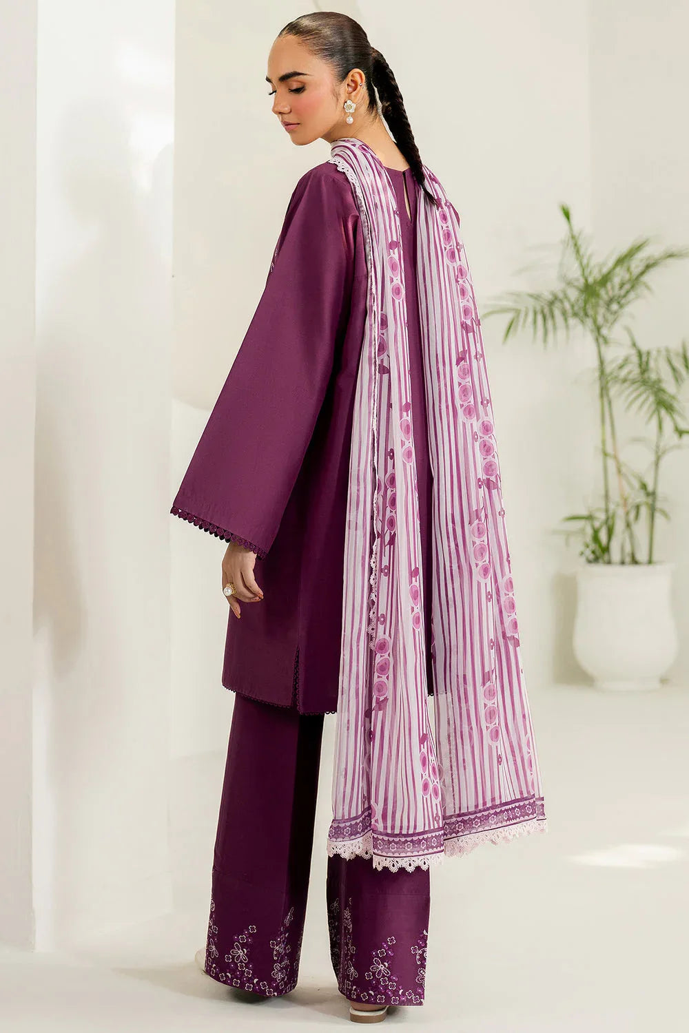 Farasha | Thread Lines Embroidered | Mauve Eclips - Rang-e-Khaas