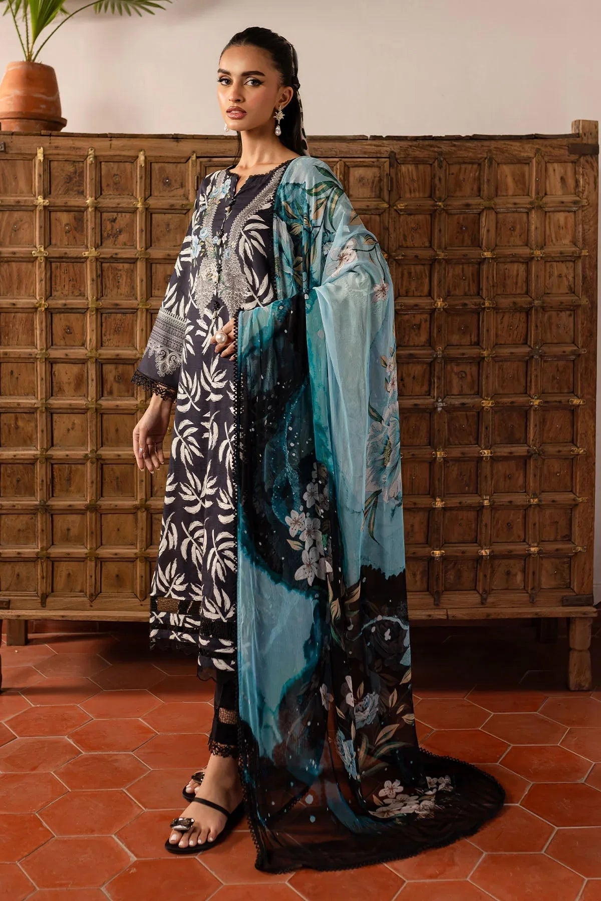 Nureh | Printed Lawn 25 | SP-142 - Rang-e-Khaas