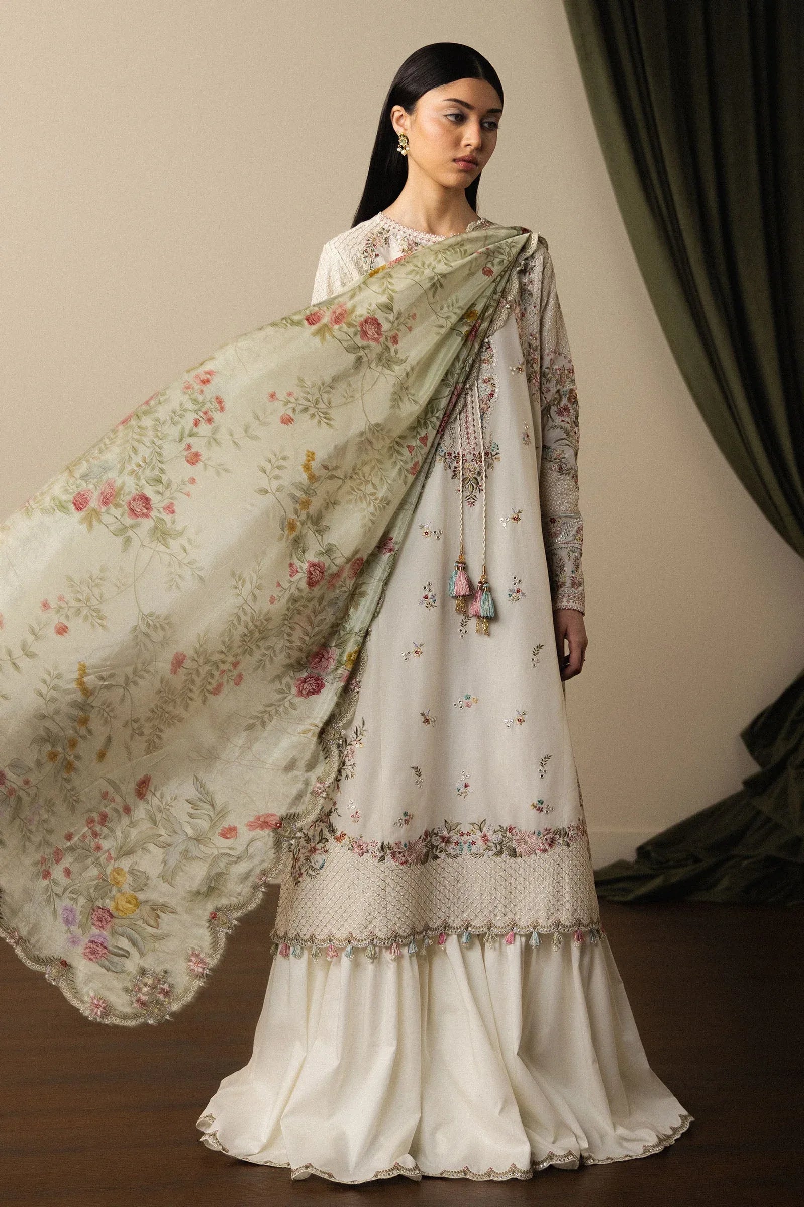 Shiori-D5 - Rang-e-Khaas