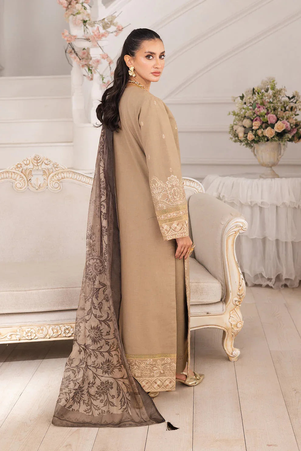 Maryum N Maria | Mira Luxury Lawn | LEYLA - FS50105 - Rang-e-Khaas