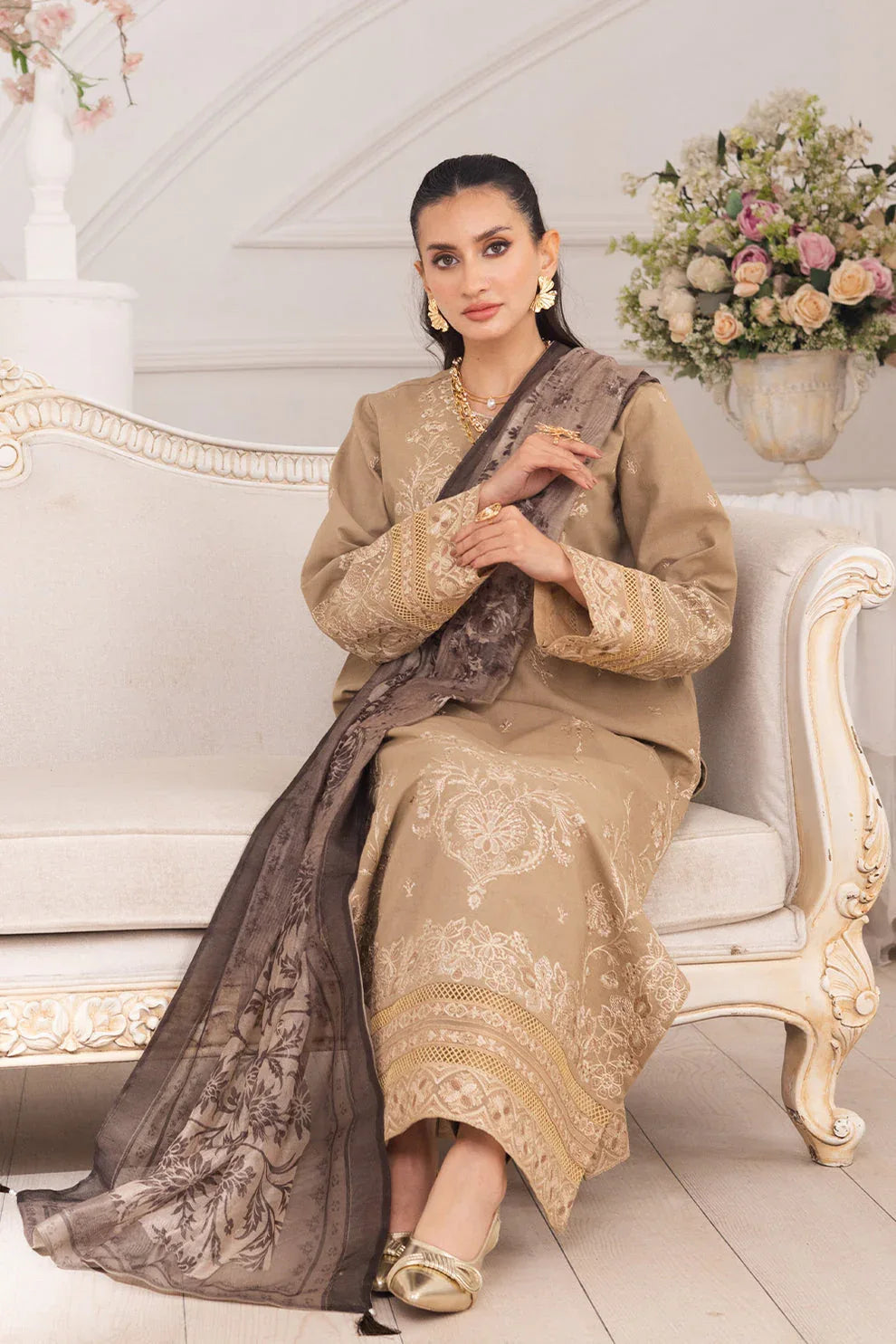 Maryum N Maria | Mira Luxury Lawn | LEYLA - FS50105 - Rang-e-Khaas