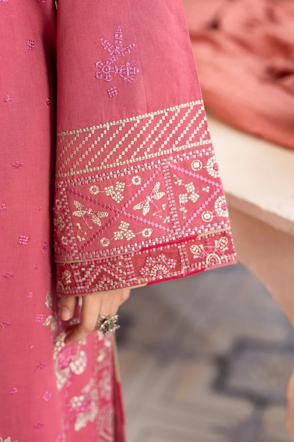 Maryum N Maria | Luxury Lawn 25 | ADRA - MS50118 - Rang-e-Khaas