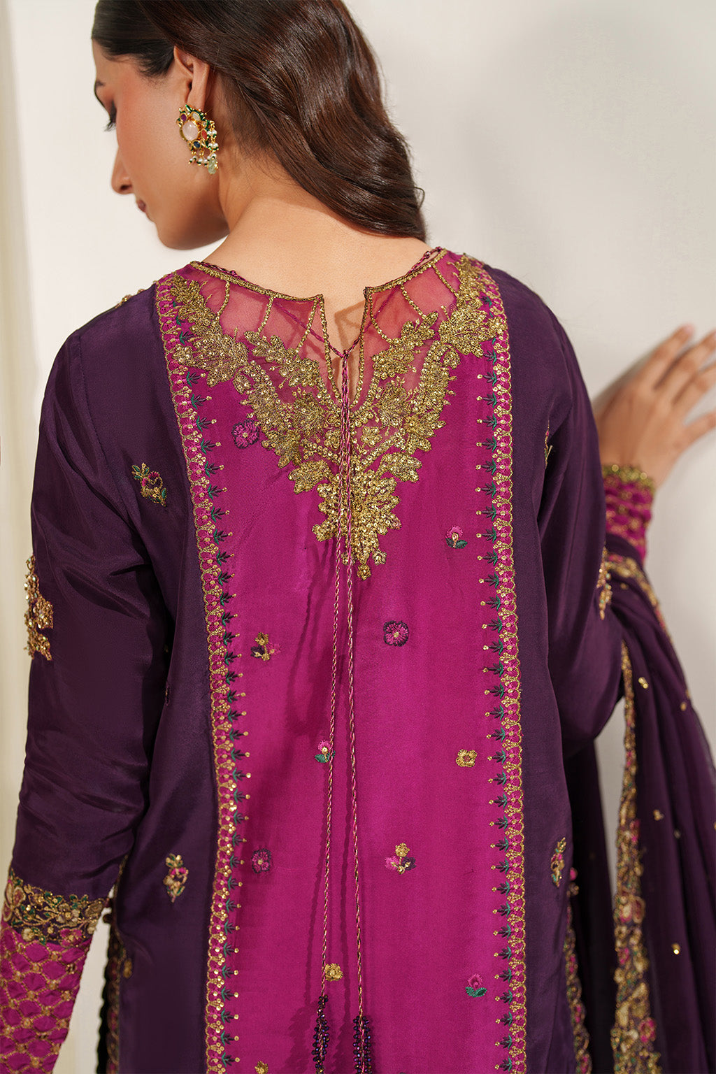 Iznik UE-611  Embroidered  Ramen Silk