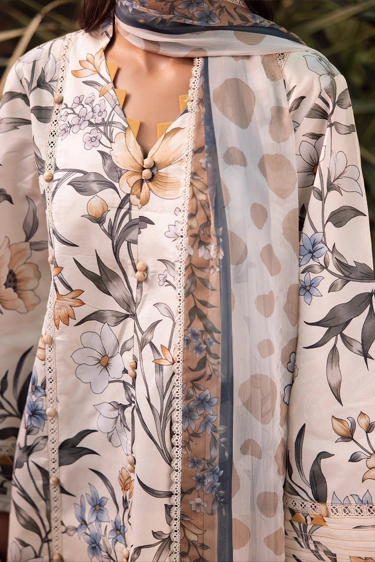 Alizeh | Sheen Lawn Prints 24 | GARDENIA - Rang-e-Khaas
