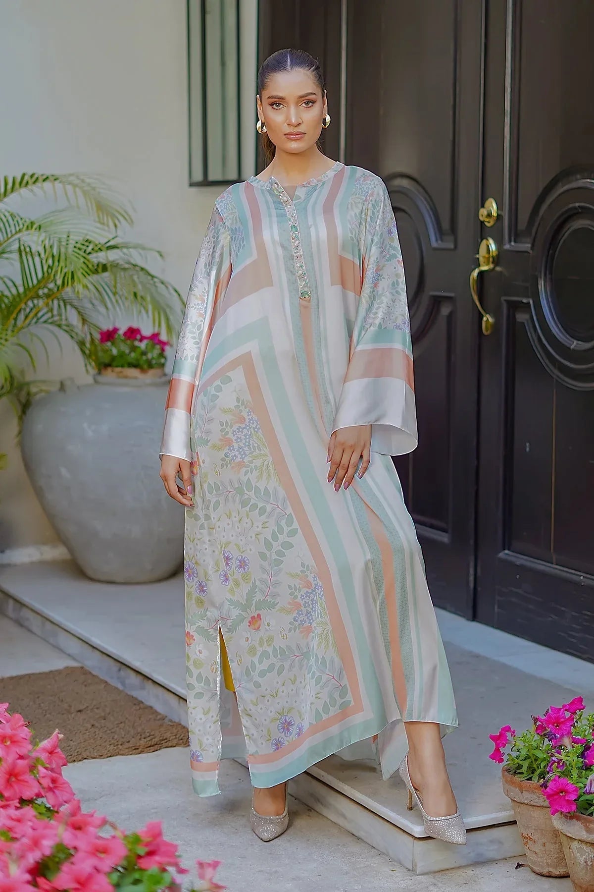 Erum Khan | Nue 25 | Whisper Blush - Rang-e-Khaas