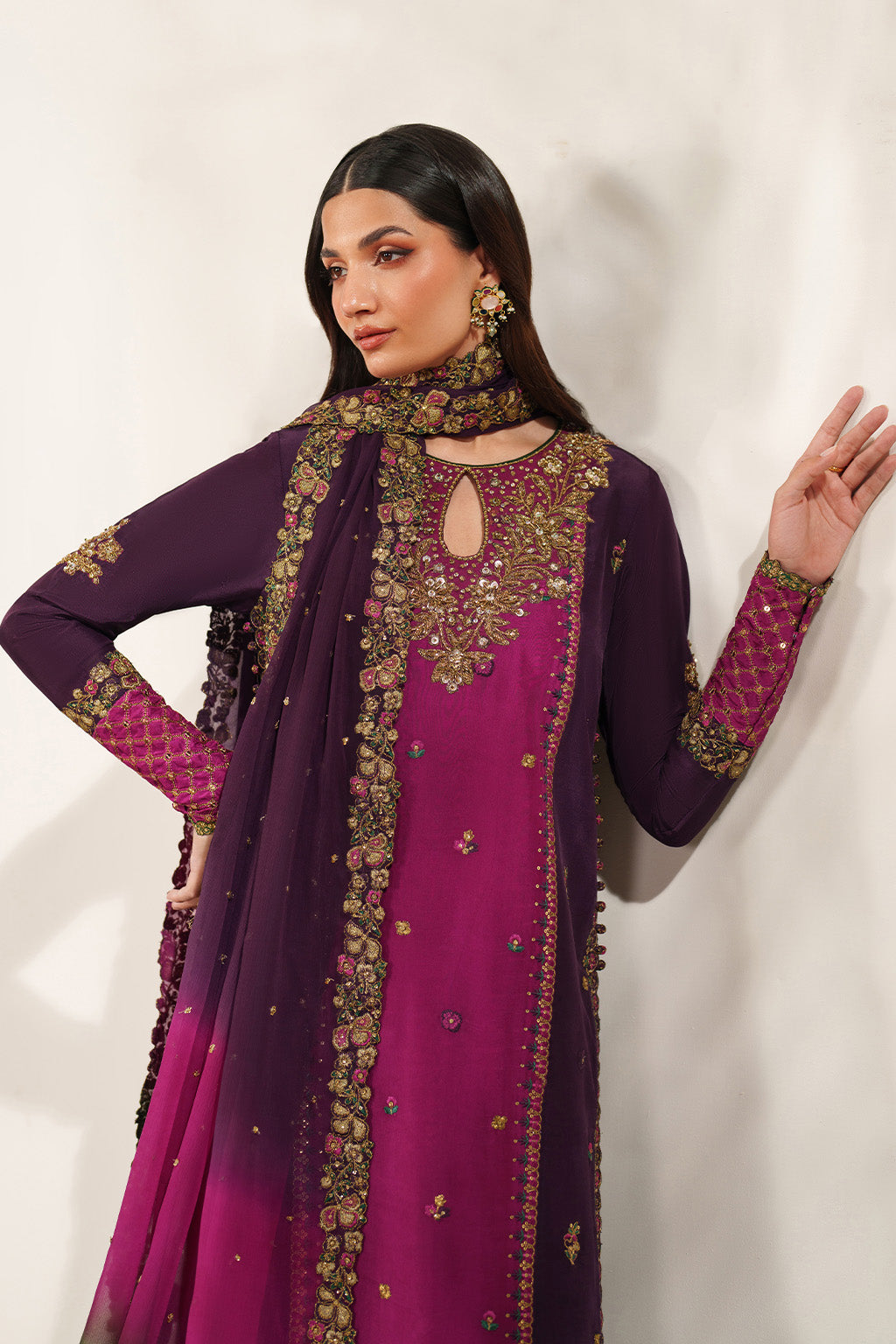 Iznik UE-611  Embroidered  Ramen Silk