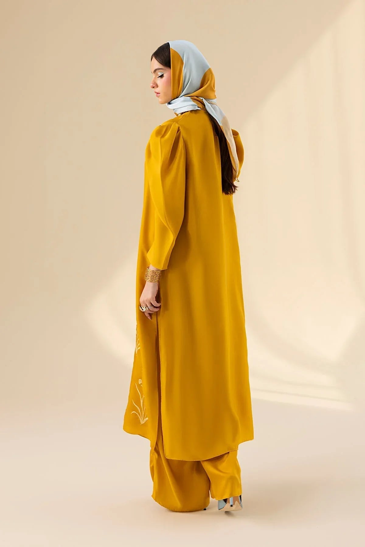 Erum Khan | Lillia Summer Edit | Honey Haze - Rang-e-Khaas