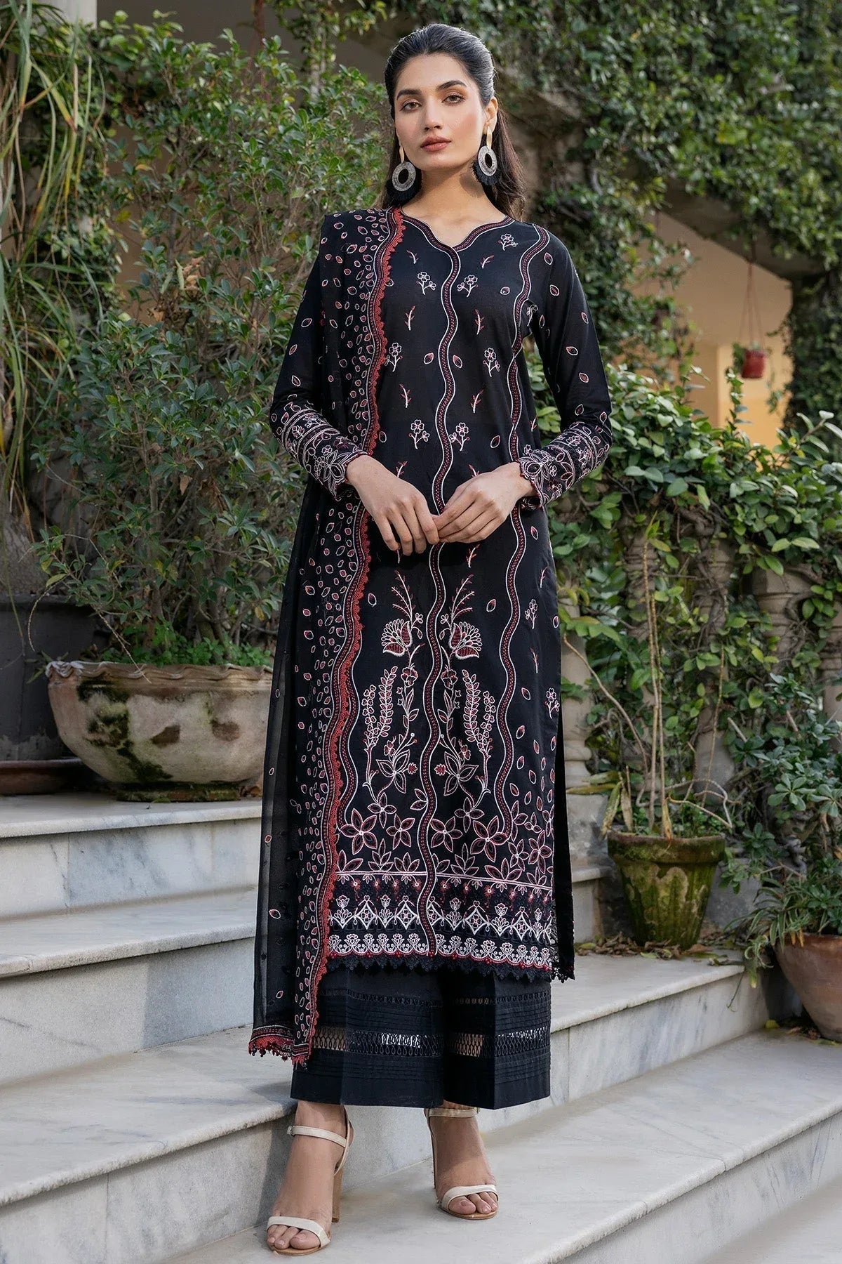Farasha | Summer Weaves Embroidered Lawn | Black Rose - Rang-e-Khaas
