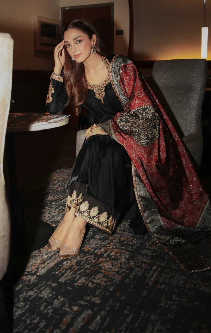 Maya | Viola Luxe Velvet 25 | SURMAI - Rang-e-Khaas