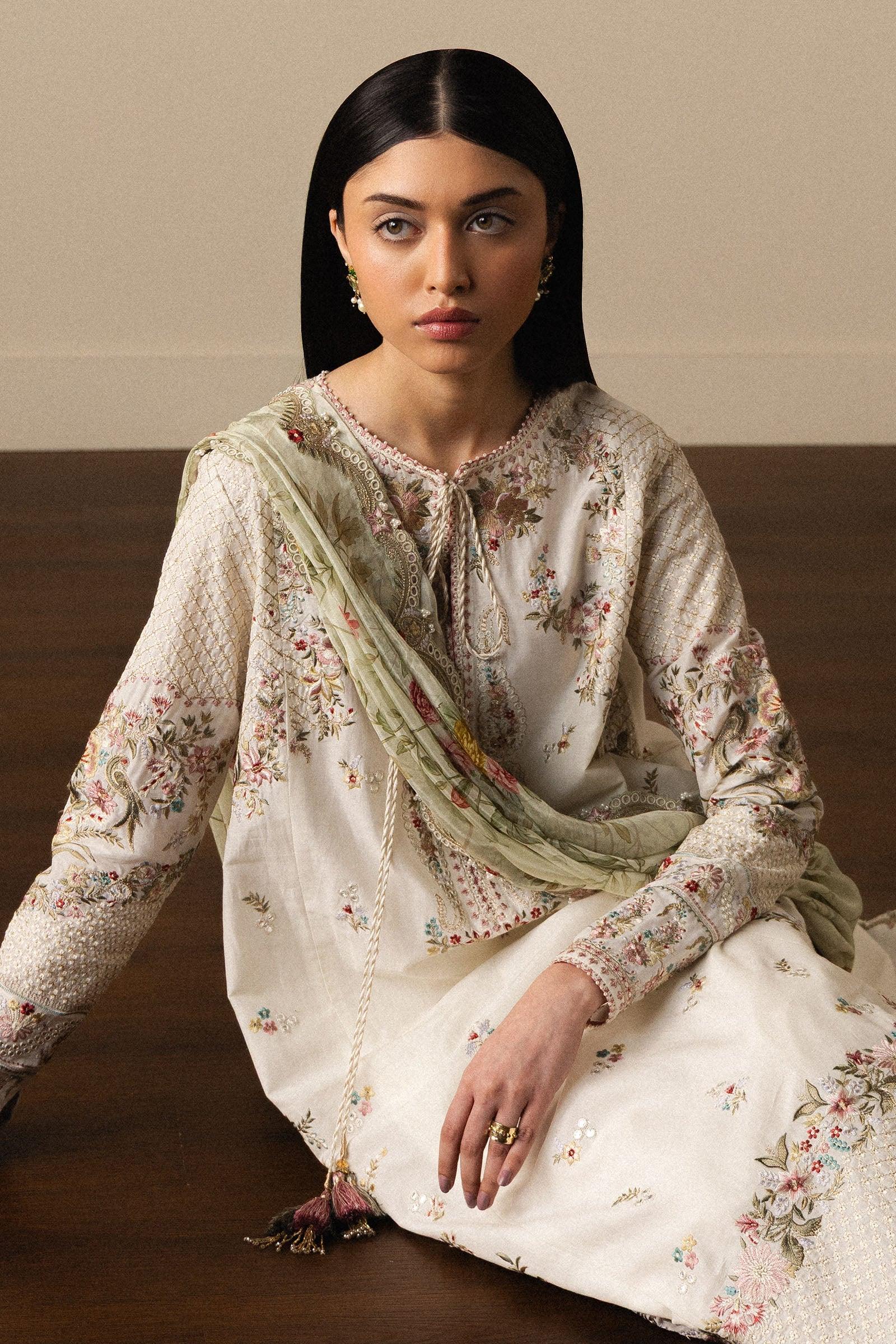 Shiori-D5 - Rang-e-Khaas