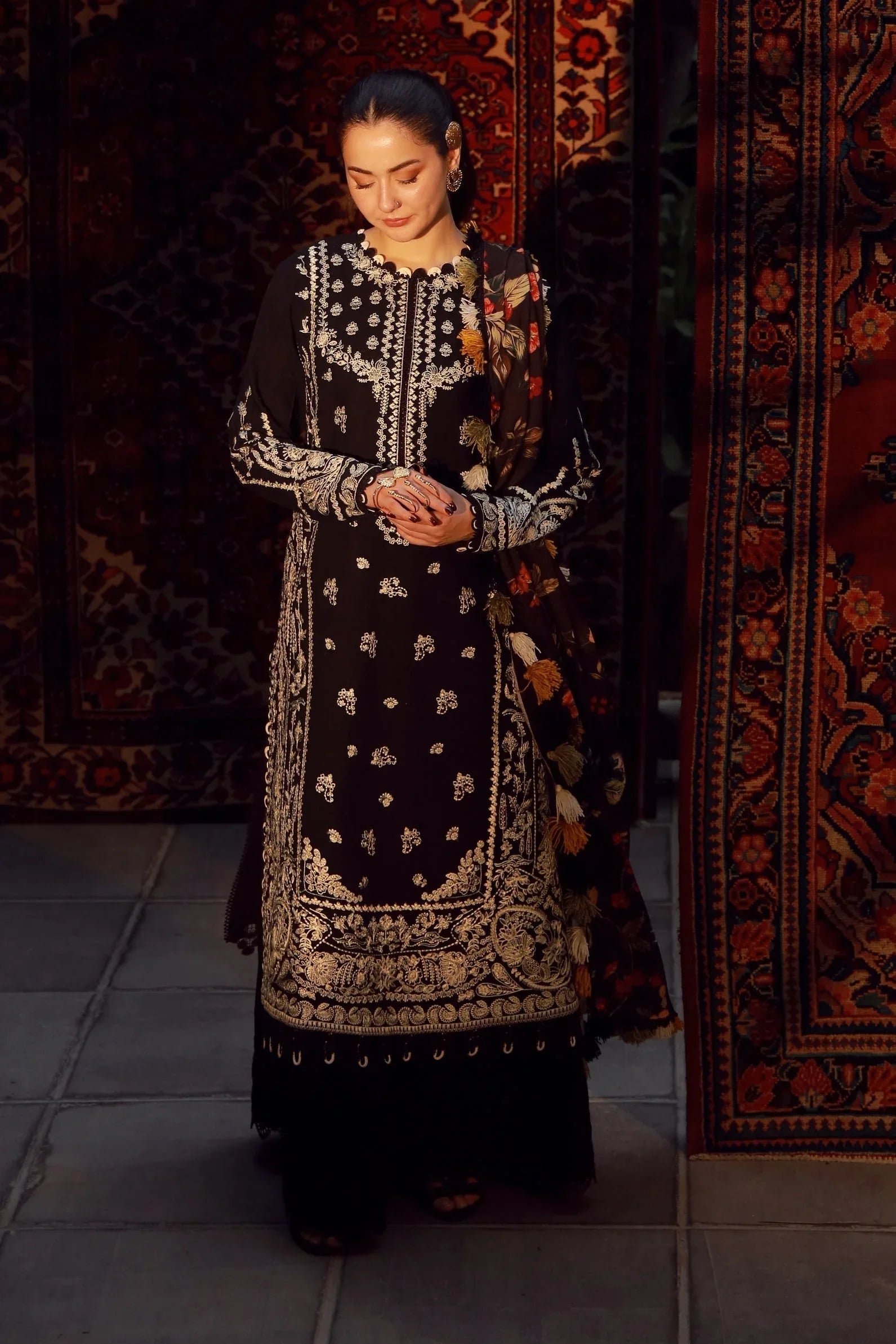 Maryam Hussain | Winter Shawl 25 | Mausam - Rang-e-Khaas