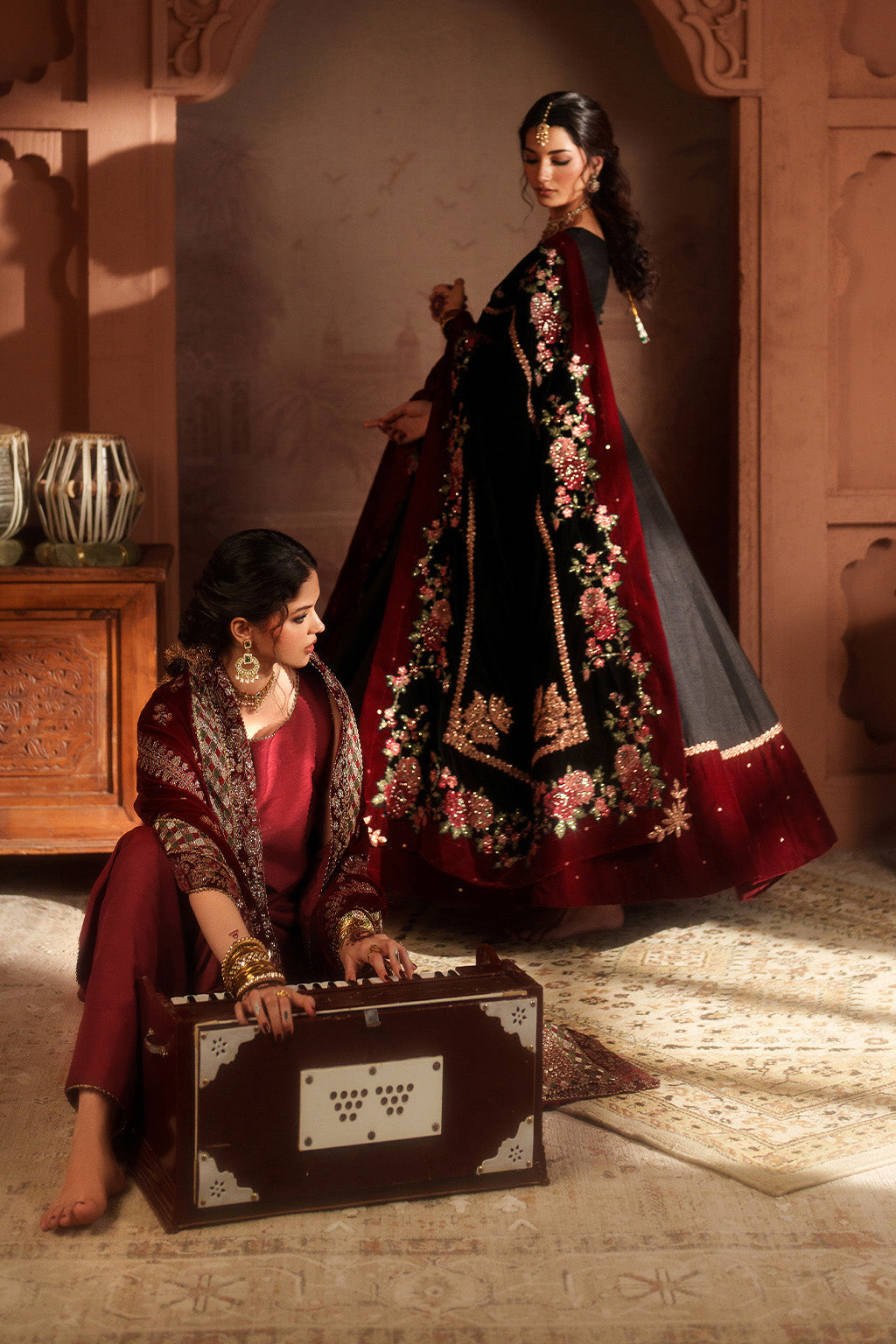 Iznik IV-56 Embroidered Velvet