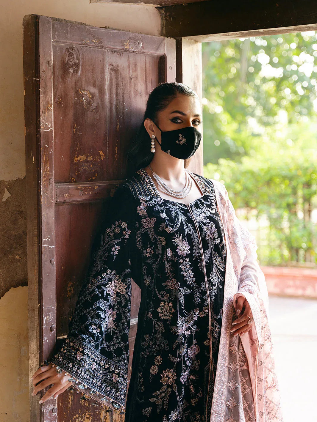 Flossie | Siara Velvet Formals | V-103 - B - Rang-e-Khaas