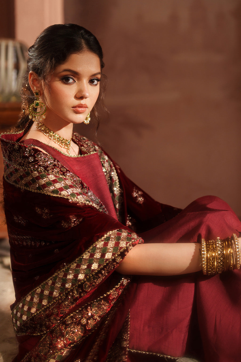 Iznik IV-56 Embroidered Velvet