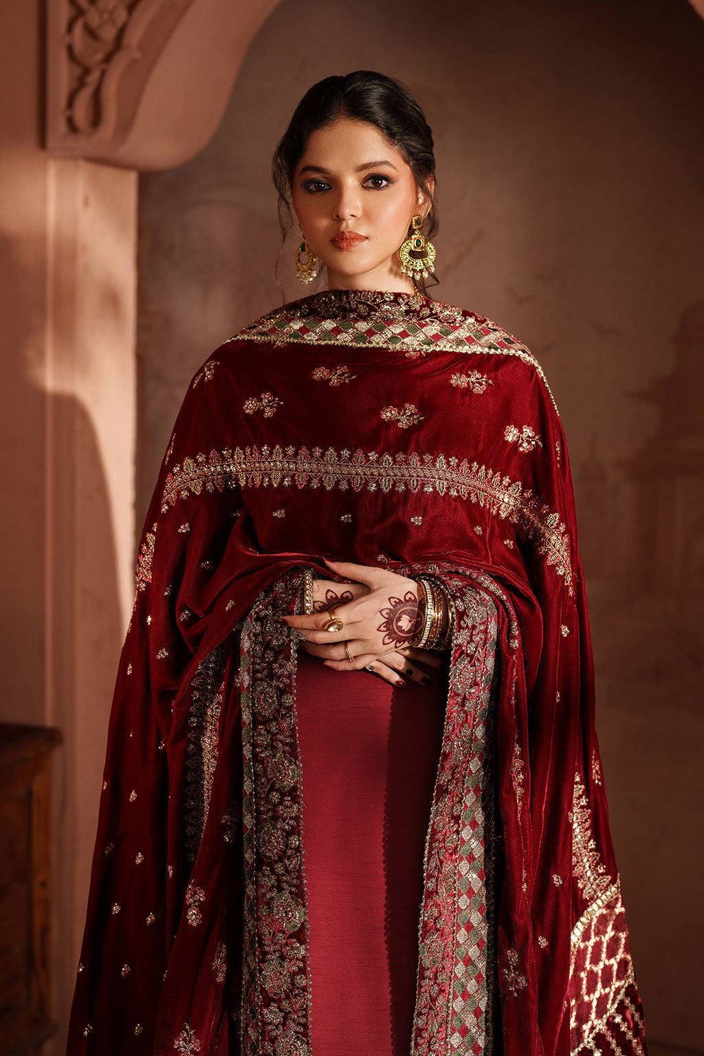 Iznik IV-56 Embroidered Velvet