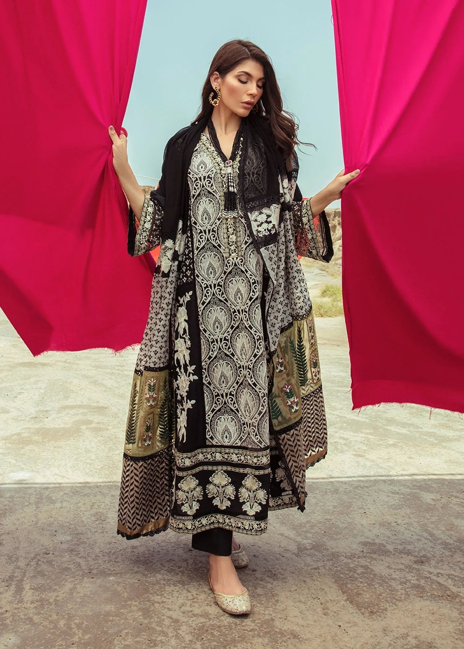 Saira Shakira | Luxury Pret | Black Beauty - Rang-e-Khaas