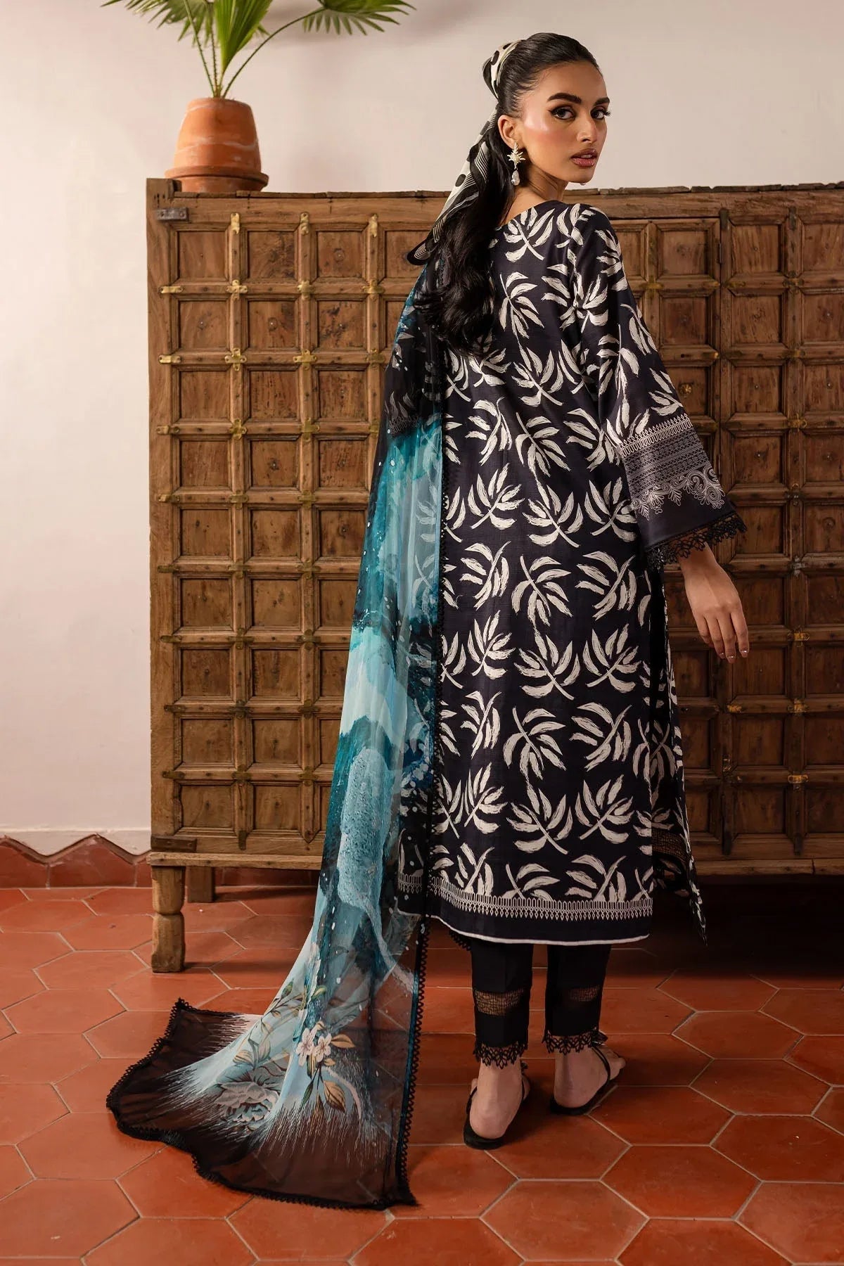 Nureh | Printed Lawn 25 | SP-142 - Rang-e-Khaas