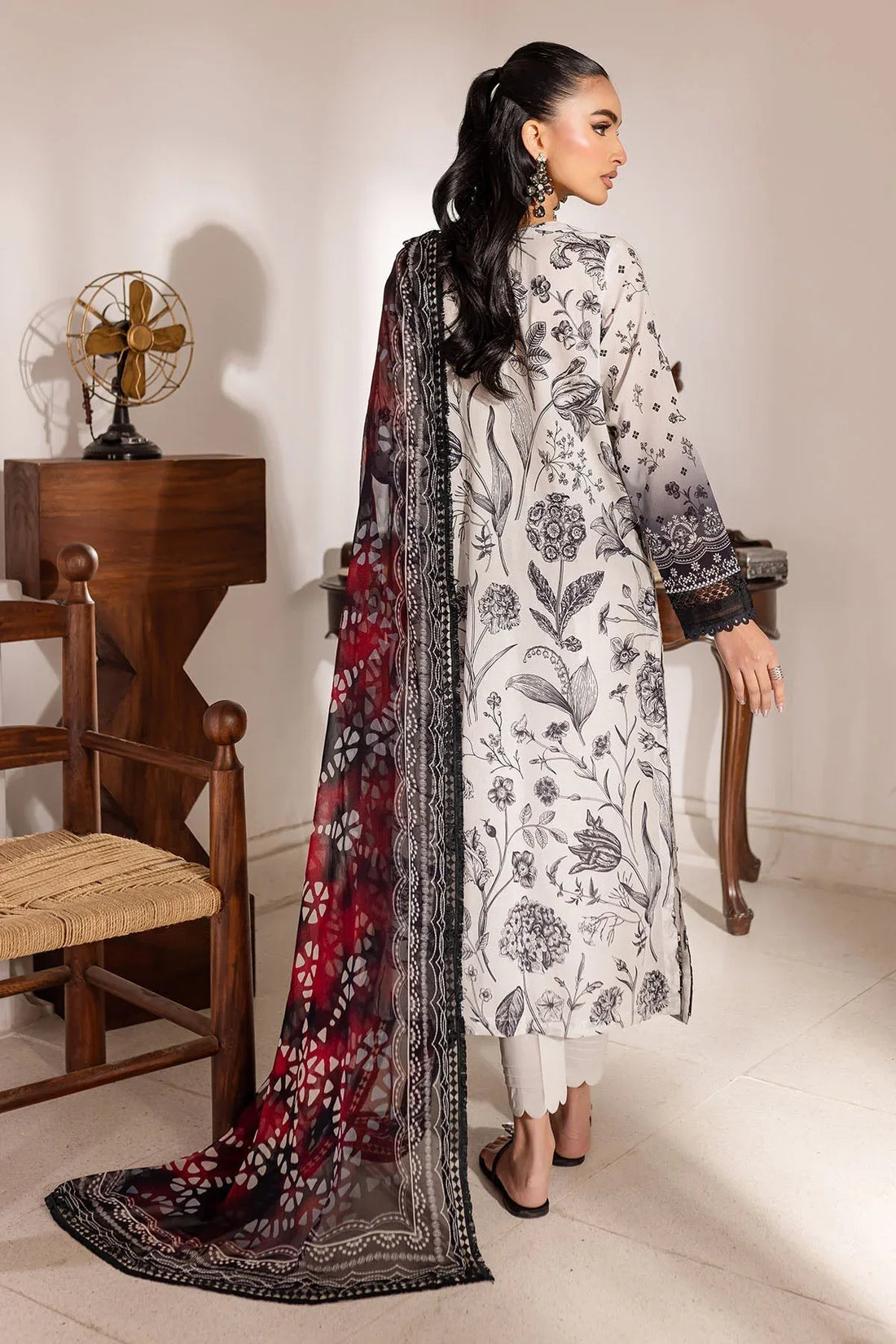 Nureh | Printed Lawn 25 | SP-144 - Rang-e-Khaas