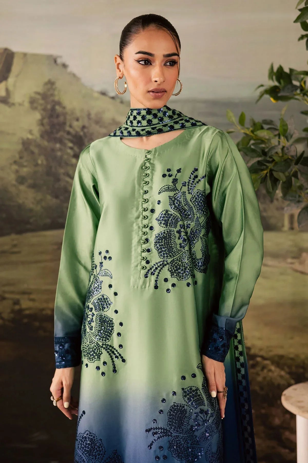 Nureh | Shades of Winter | NP-677 - Rang-e-Khaas