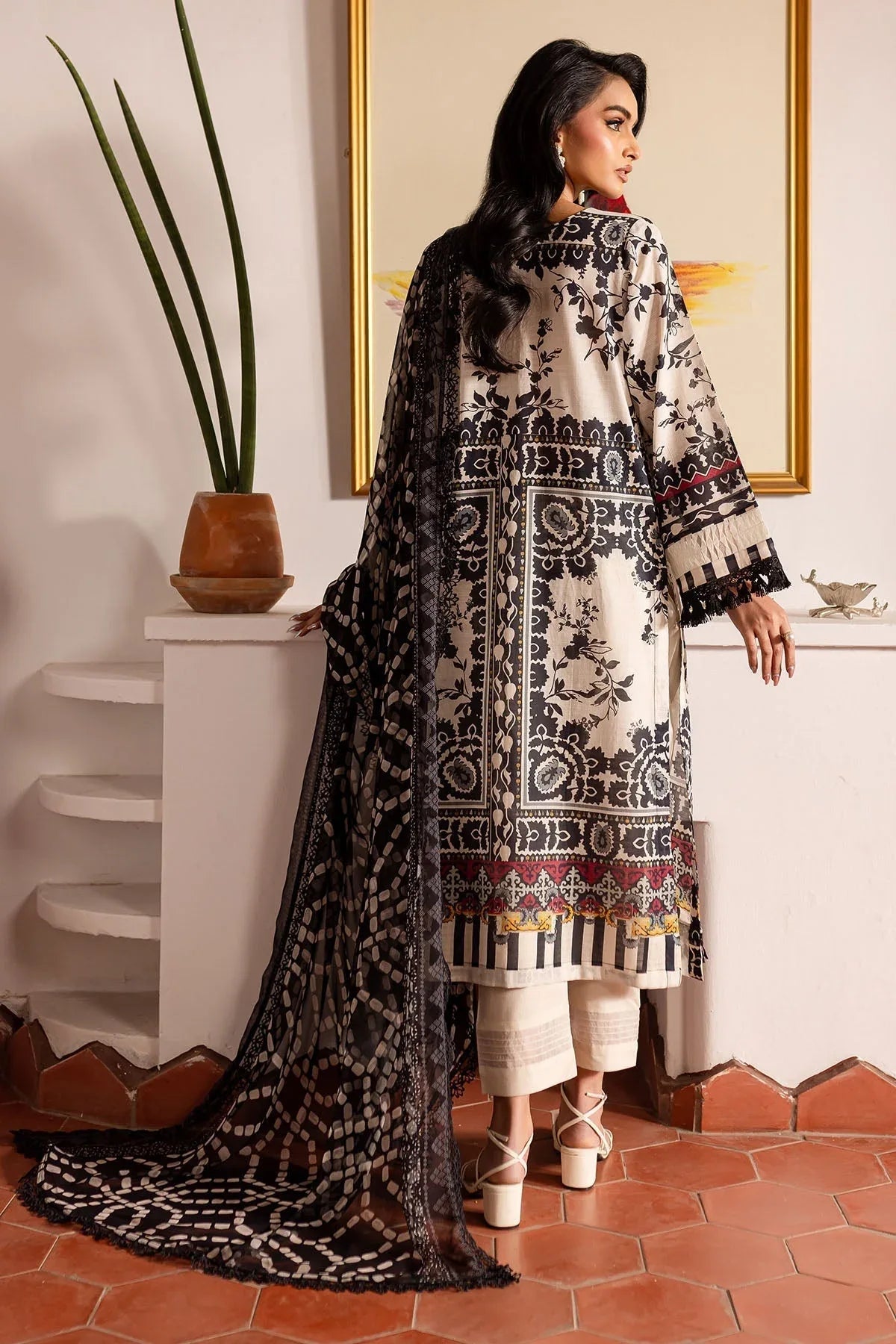Nureh | Printed lawn 25 | SP-135 - Rang-e-Khaas