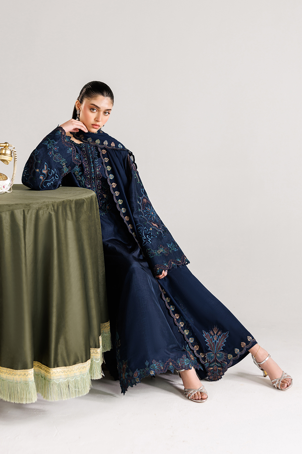 Iznik UE-654 Ramen Silk