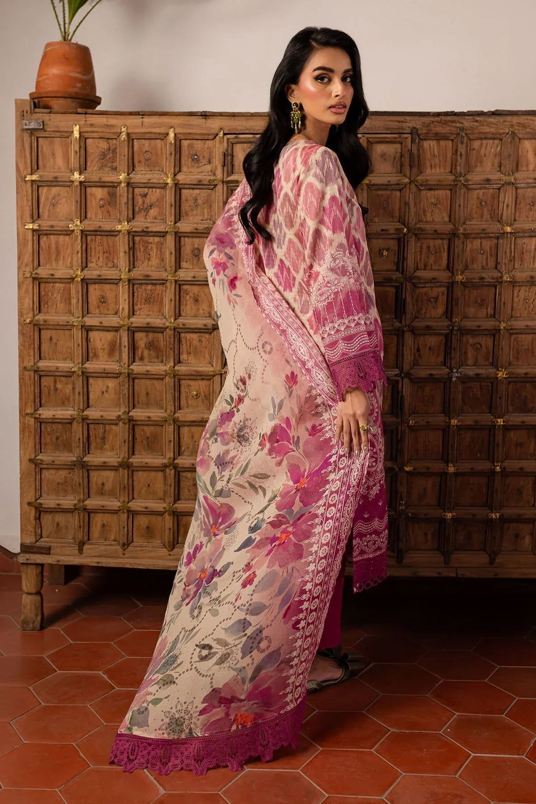 Nureh | Printed lawn 25 | SP-137 - Rang-e-Khaas
