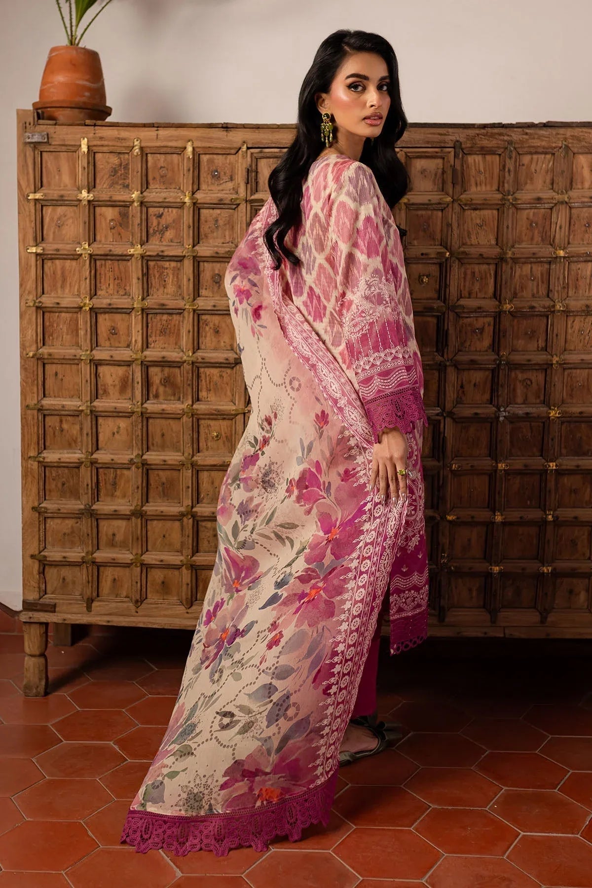 Nureh | Printed lawn 25 | SP-137 - Rang-e-Khaas